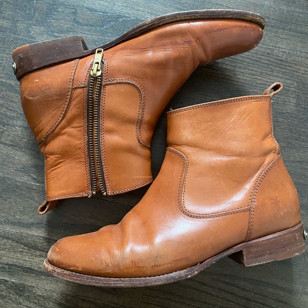 BROWN FRYE BOOTIES